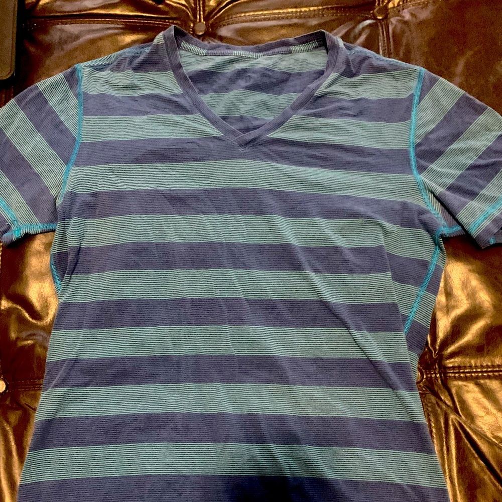 Lululemon t shirt